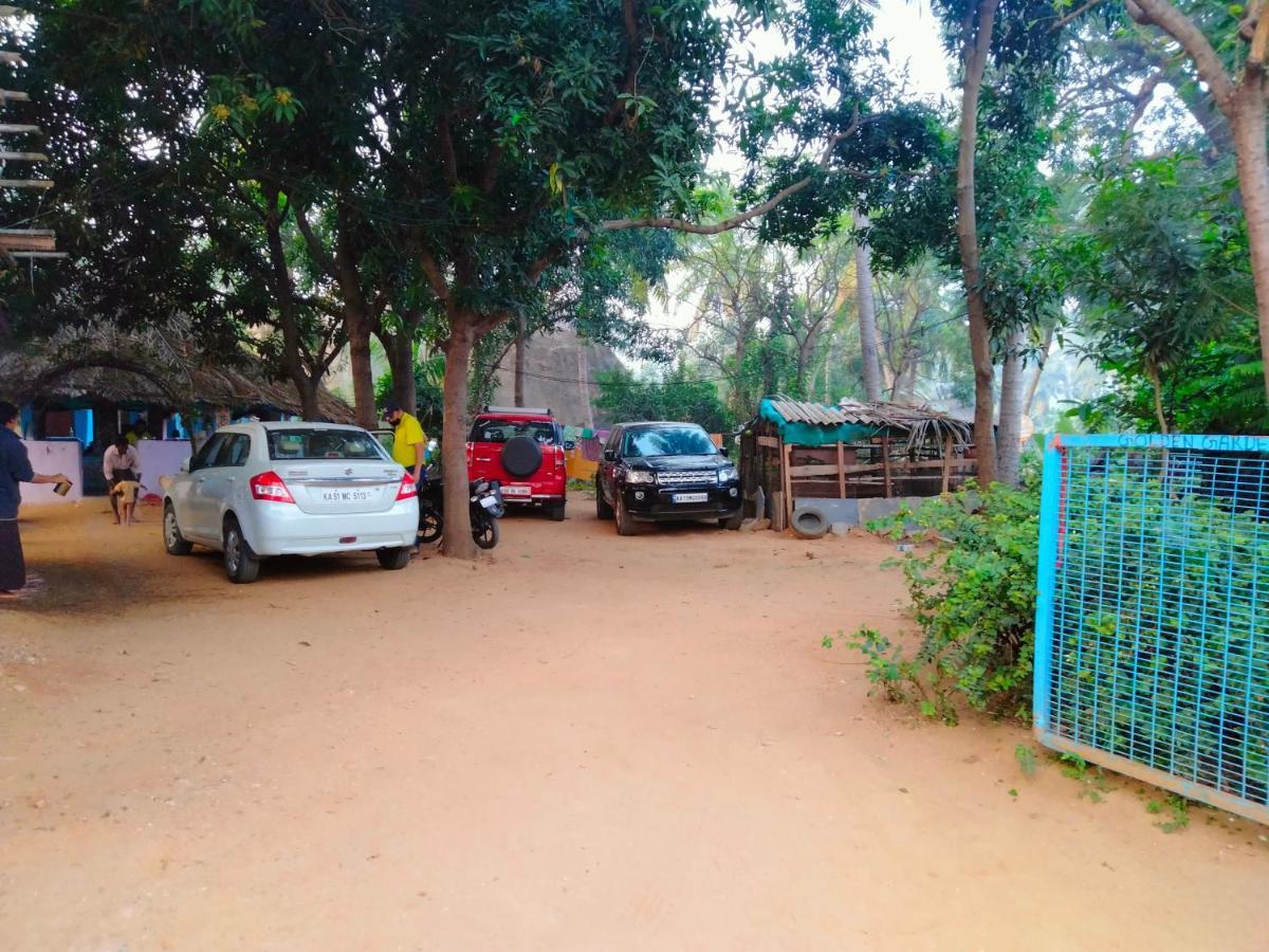 Goldengarden Cottages Hampi Exterior photo
