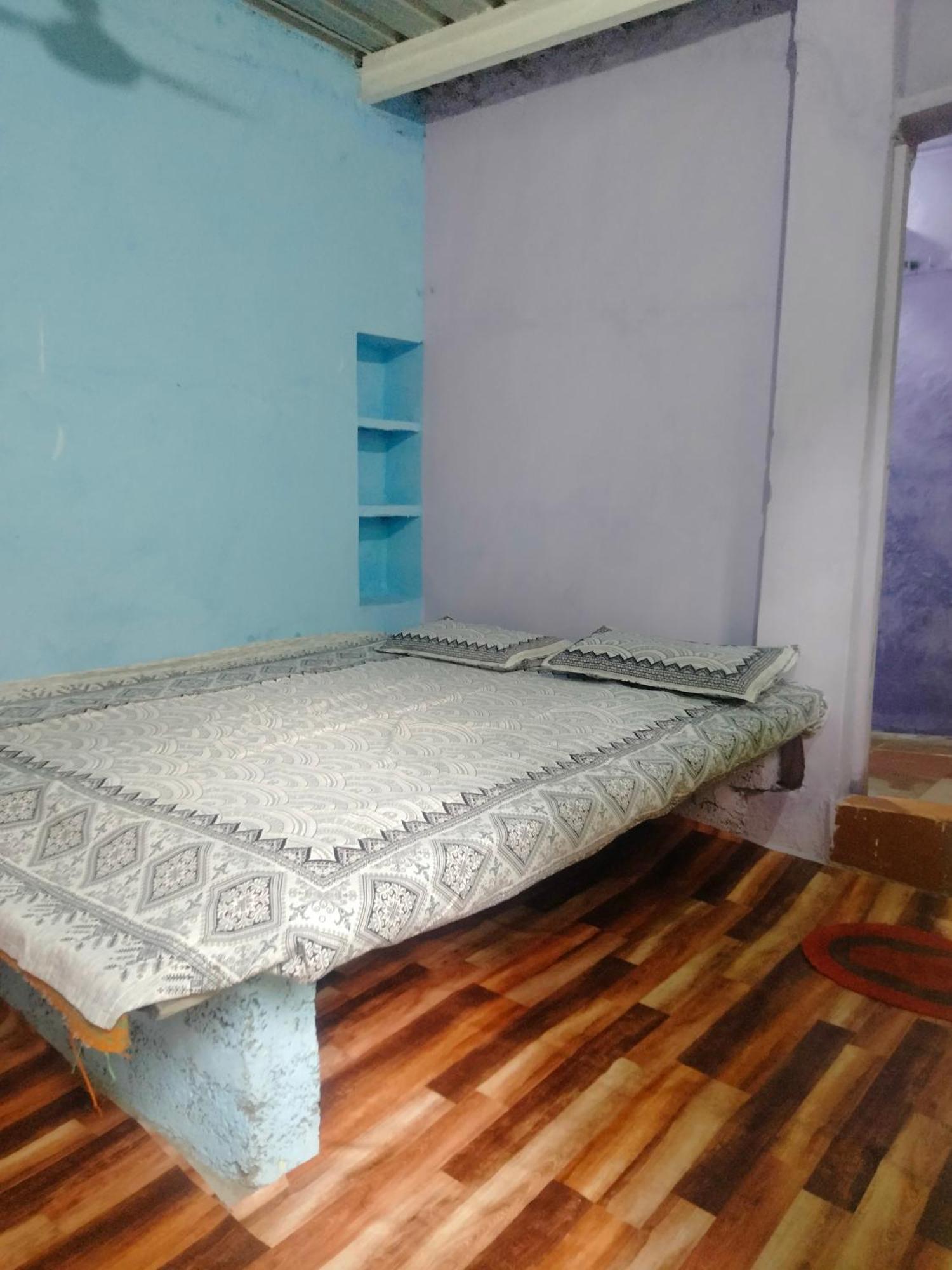 Goldengarden Cottages Hampi Room photo