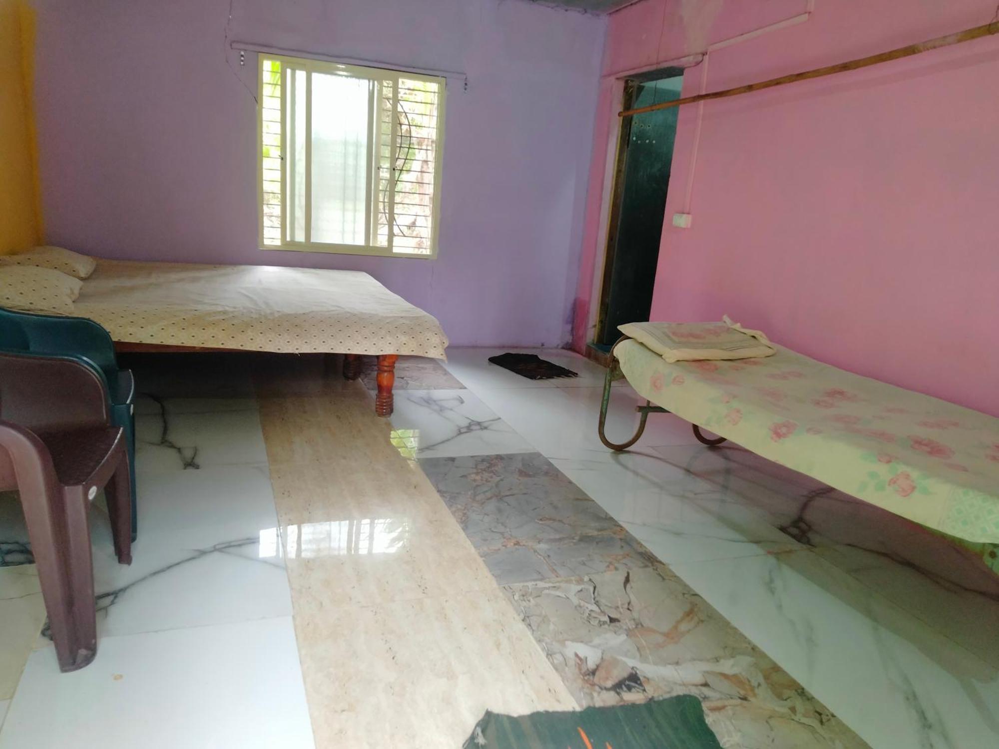 Goldengarden Cottages Hampi Room photo